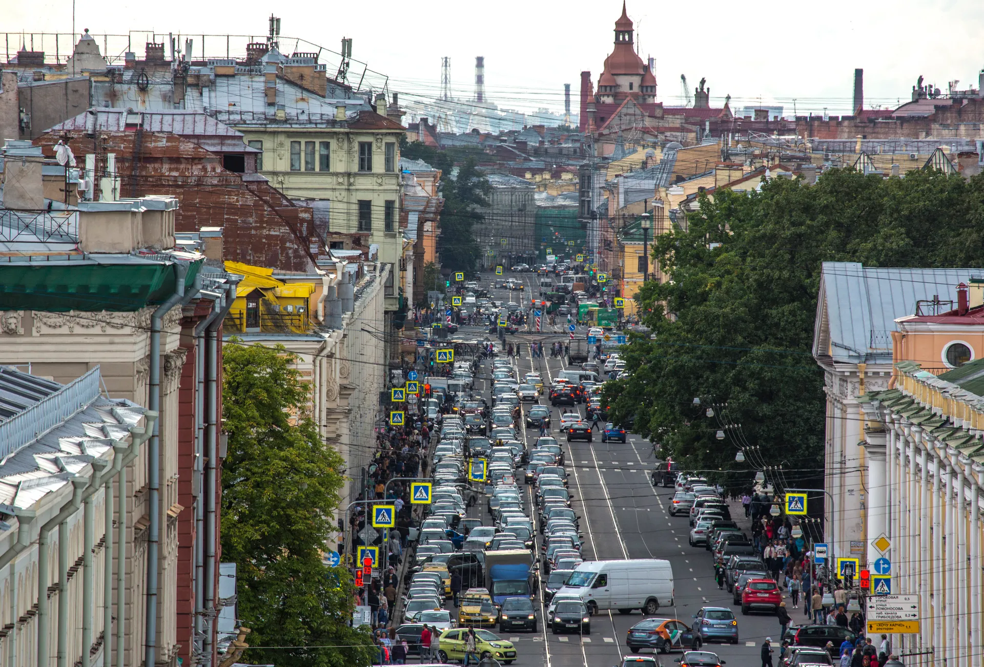 Россия. Санкт-Петербург. Пробки на Садовой улице.