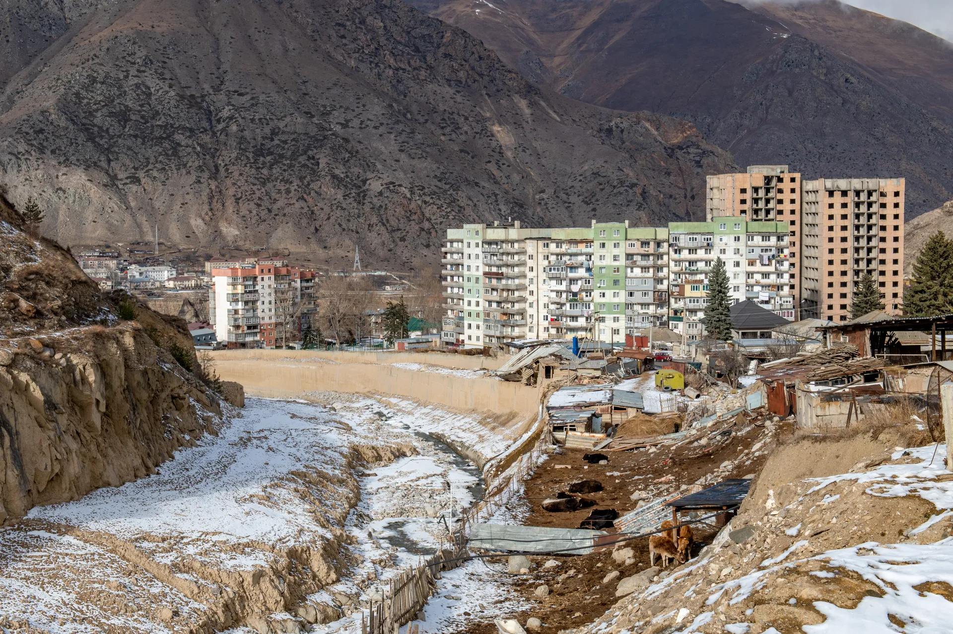 Кабардино-Балкарская Республика. Тырныауз. Вид на жилые дома.