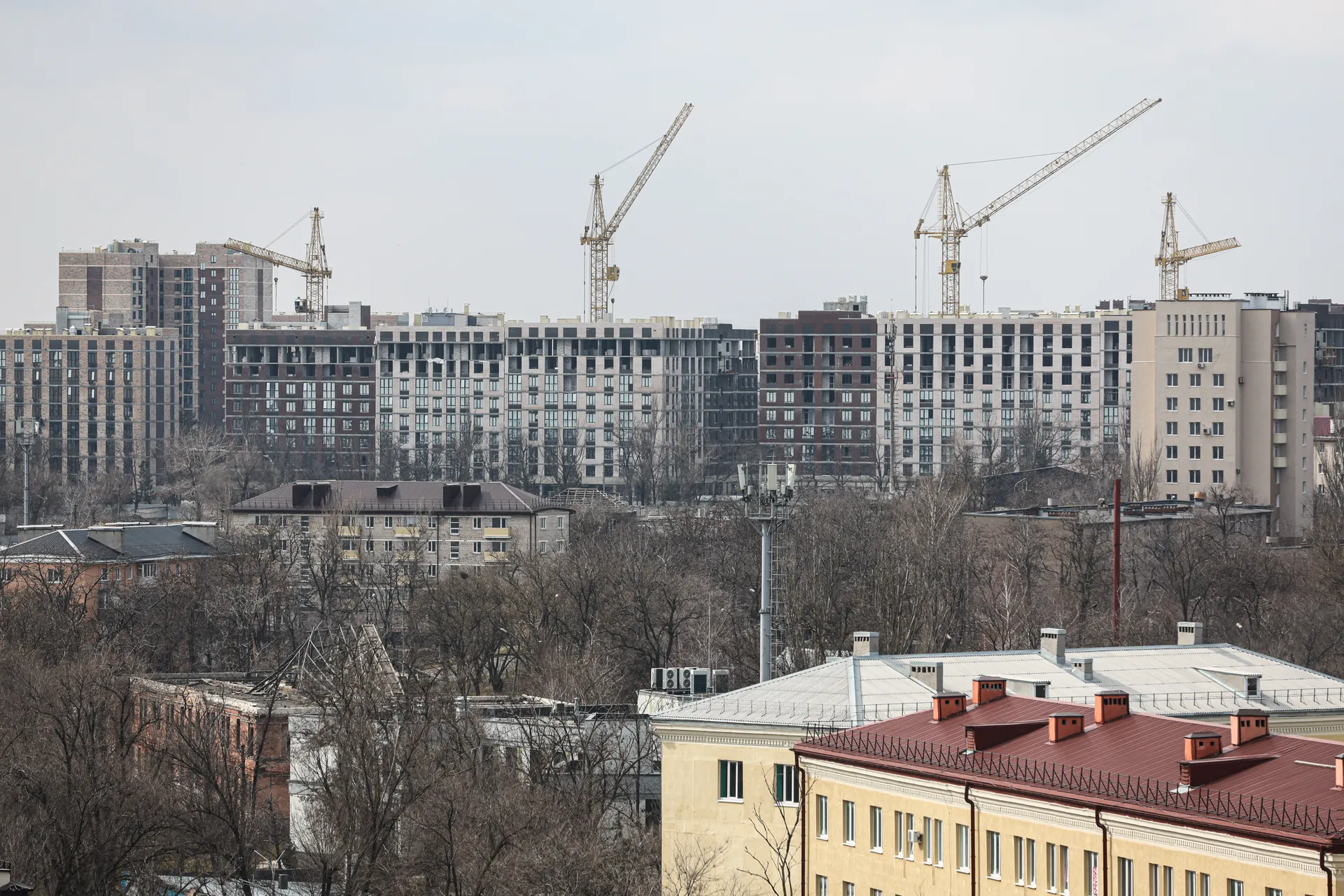 Россия. ДНР. Мариуполь. Вид на город.