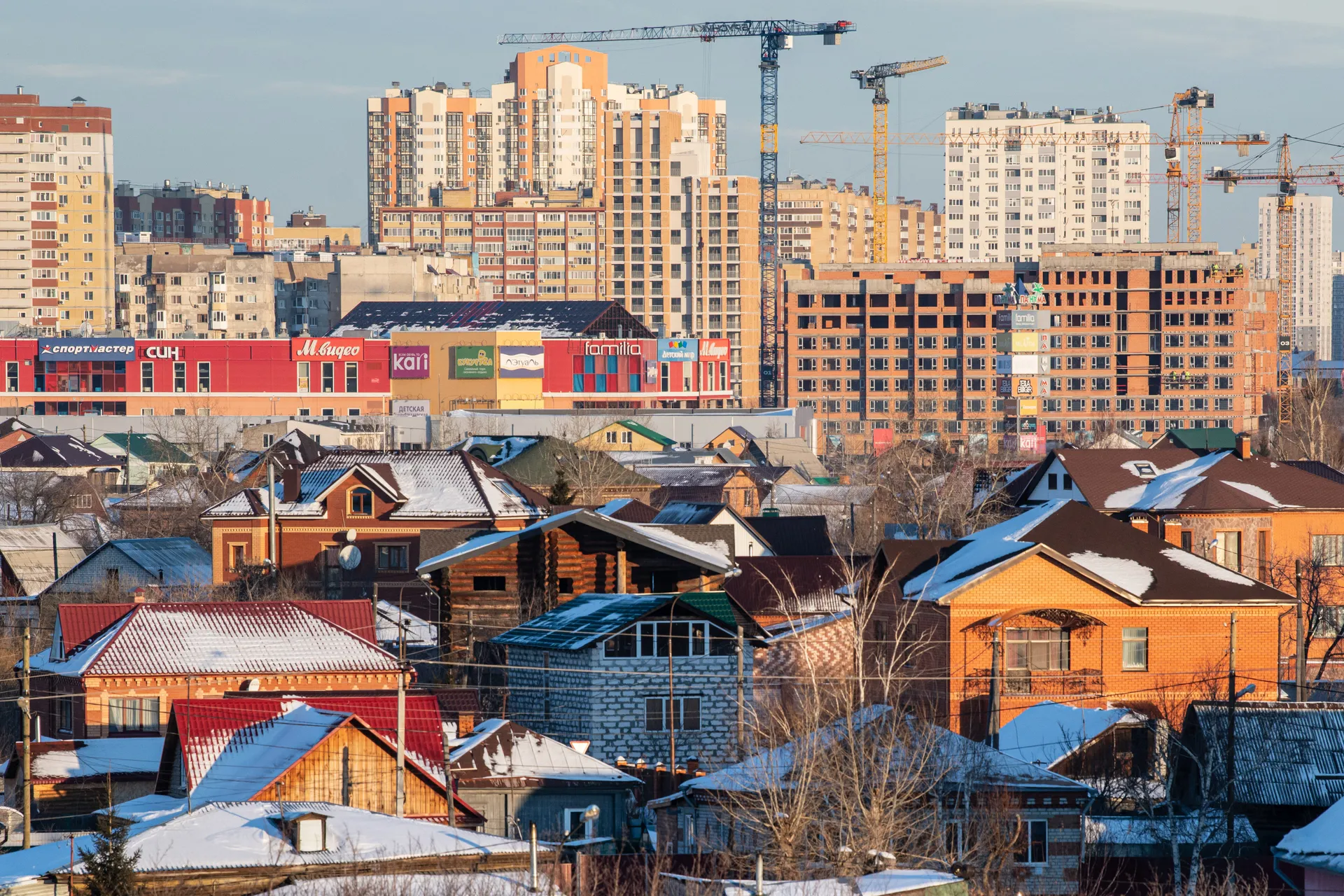 Россия. Тюменская область. Тюмень. Вид на город.