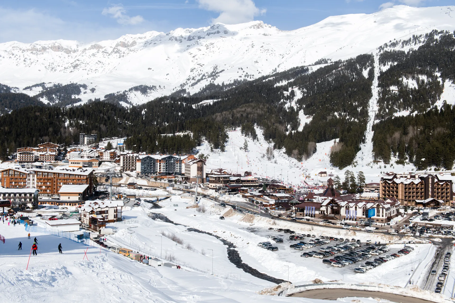 Карачаево-Черкесская Республика. Вид на горнолыжный курорт «Архыз».