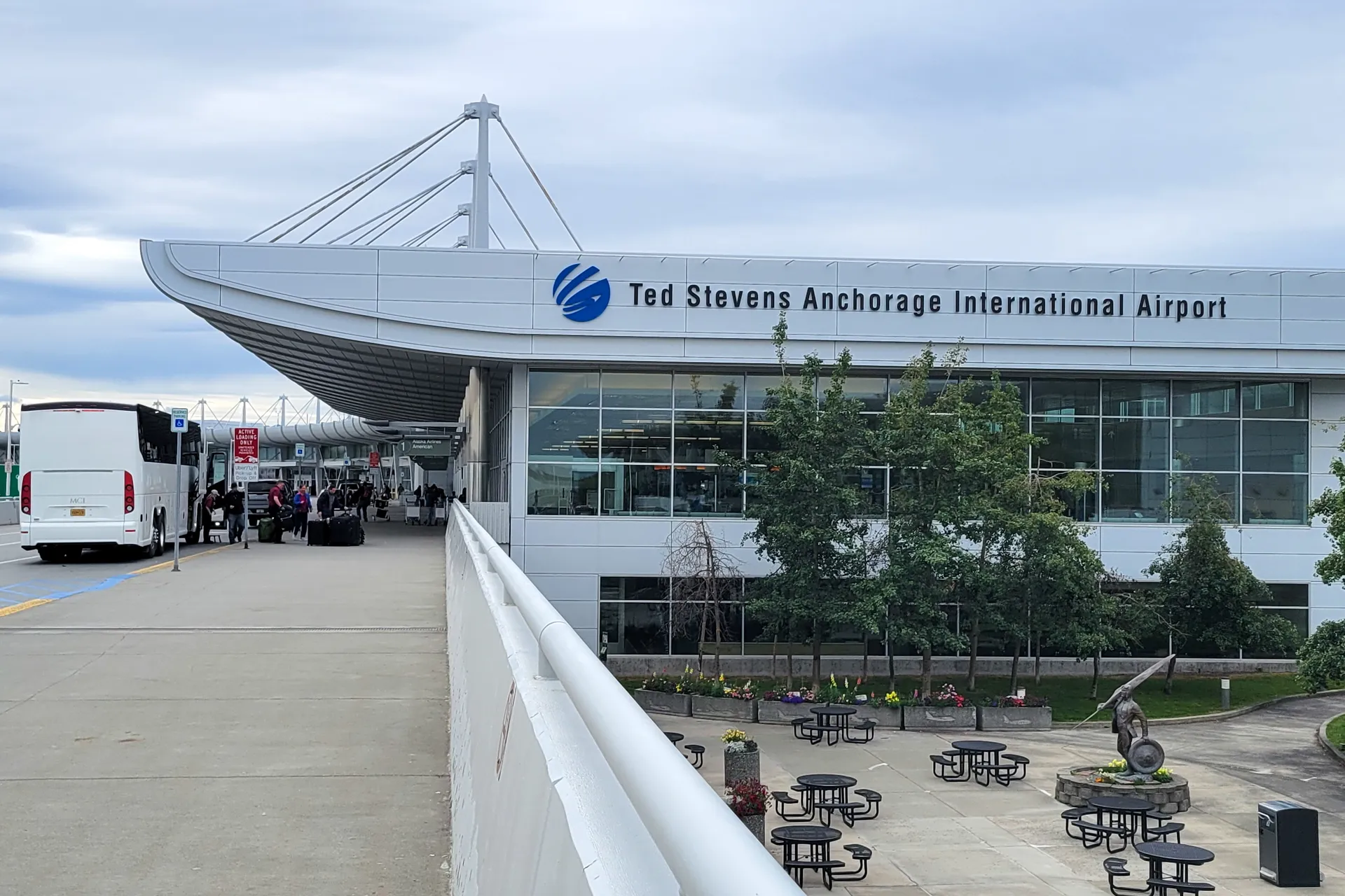 США. Анкоридж. Международный аэропорт имени Теда Стивенса.