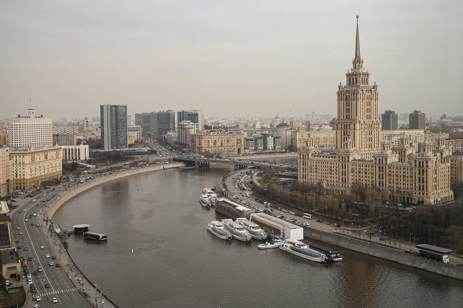 Москва. Вид на реку Москву.