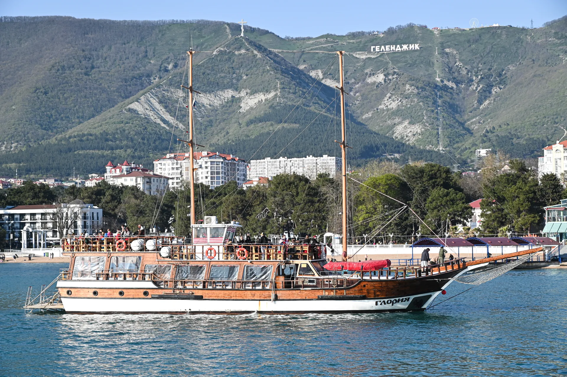 Яхта в Геленджике