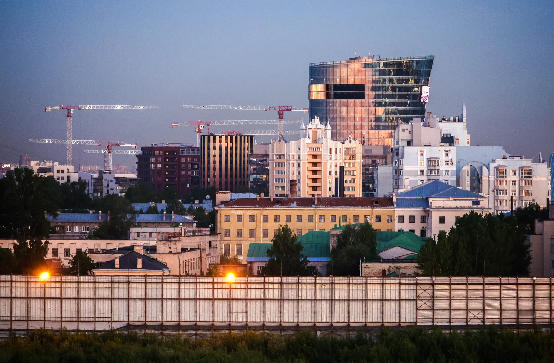 Санкт-Петербург. Вид на жилые дома в Малой Охте.