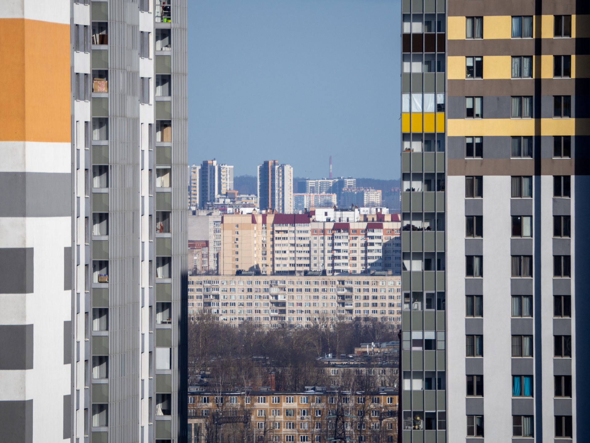 Санкт-Петербург. Новостройки жилого комплекса «София» проекта «Группы ЛСР» в Купчино