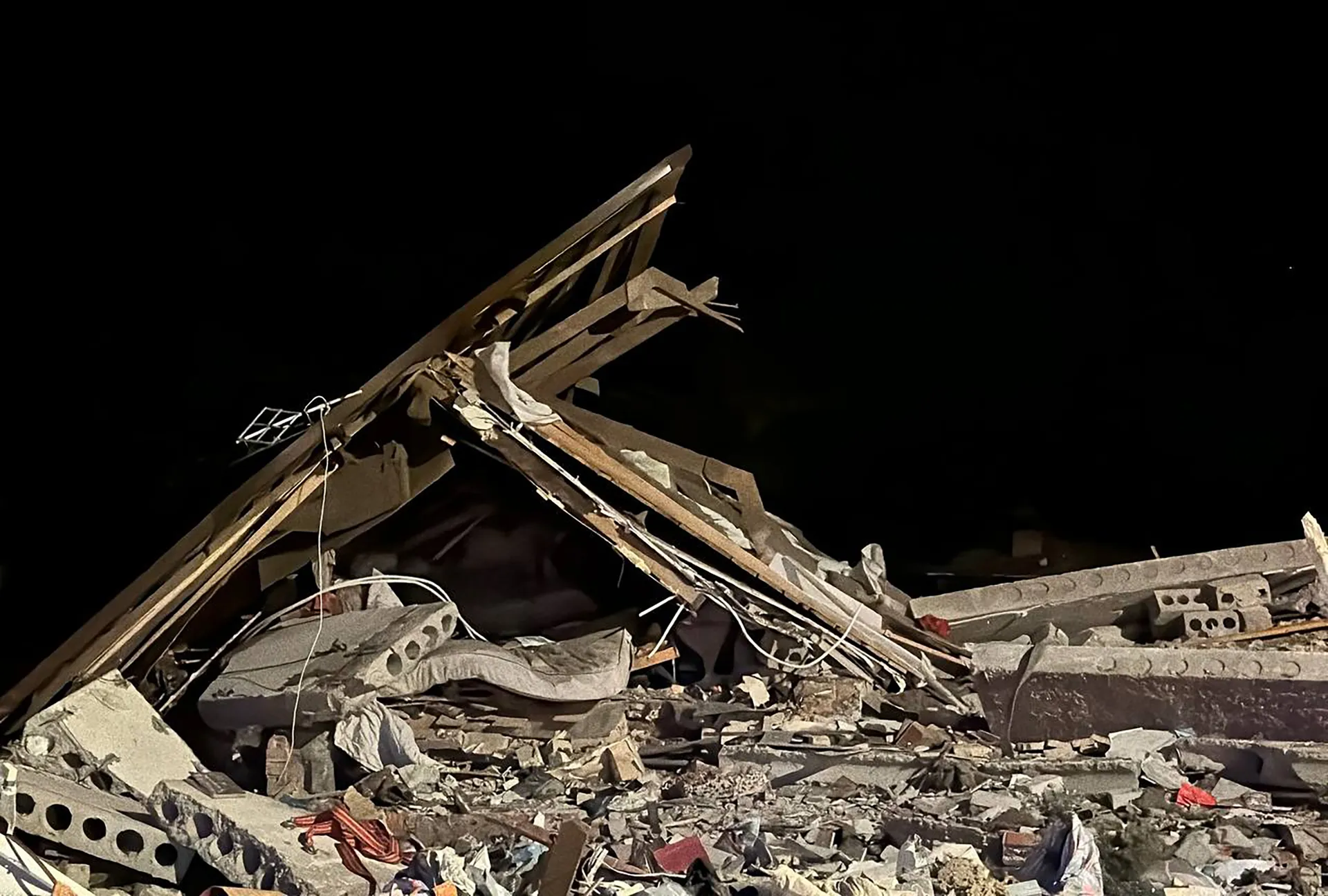 Белгород. Разрушенный дом в результате попадания беспилотника ВСУ