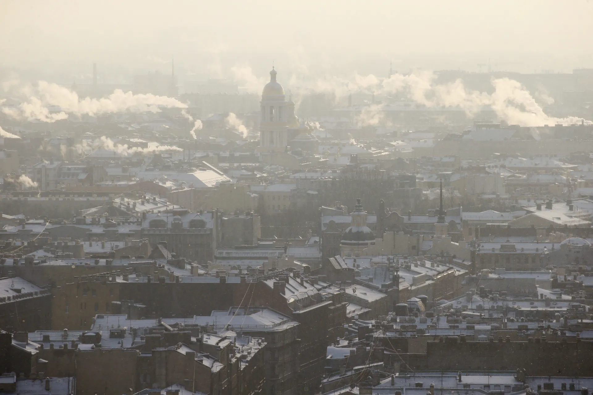 Санкт-Петербург. Вид на жилые дома с аэролифта на Пироговской набережной