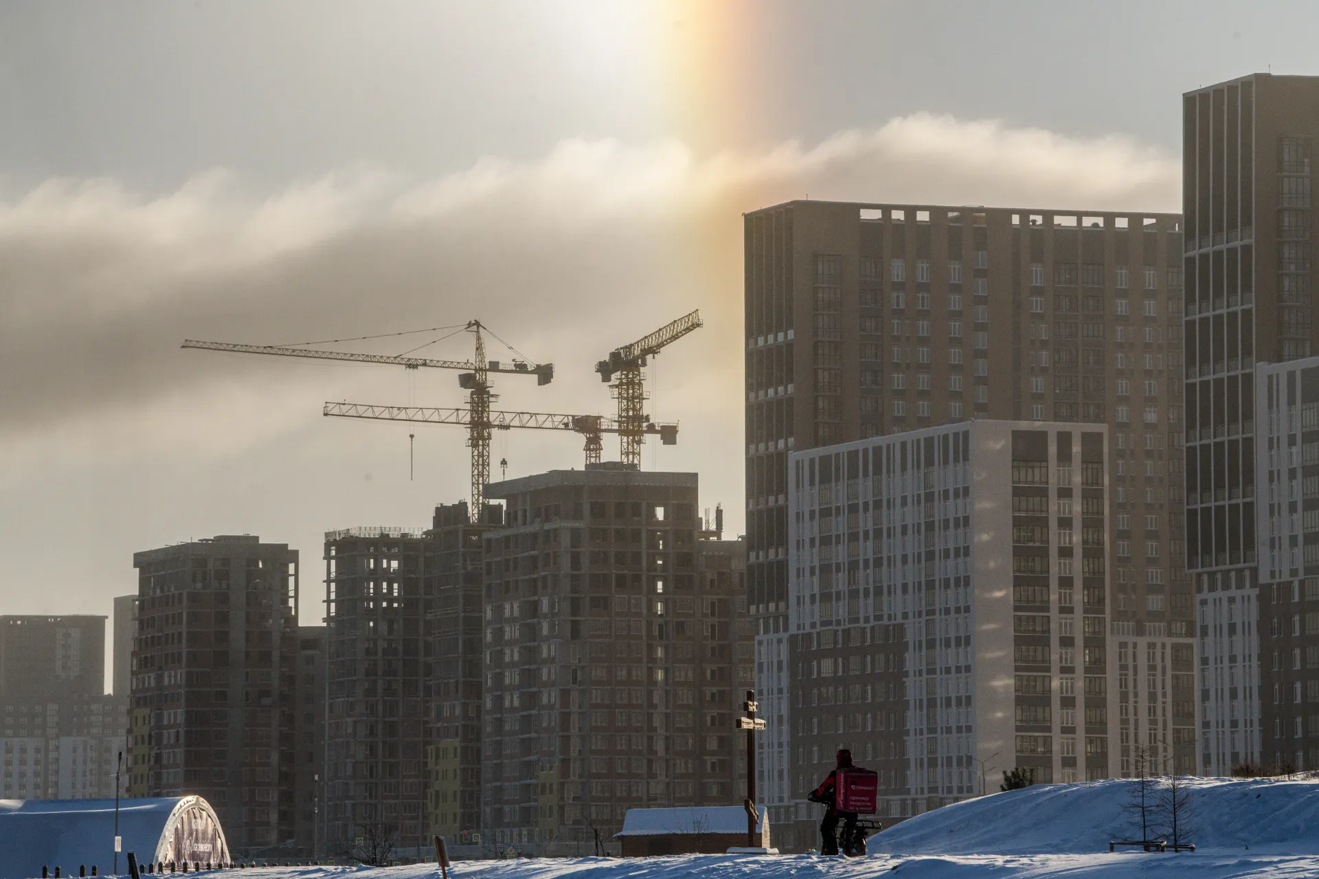 Екатеринбург. Вид на строящиеся жилые дома в одном из районов города