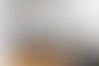 Инвестиции в коммерческую недвижимость Москвы и Петербурга снизились на треть за полгода_7420