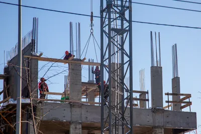 Продажи квартир в новостройках России в январе обрушились на треть_5815