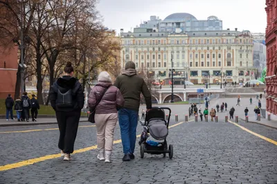 Семейную ипотеку предложили расширить на родителей с подростками до 16 лет_5952