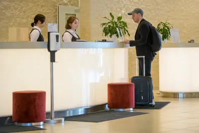 Отели могут перейти на заселение через Max ближе к лету — мнение_6028