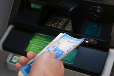 Банки снижают ставки по вкладам в ожидании смягчения политики ЦБ_3110