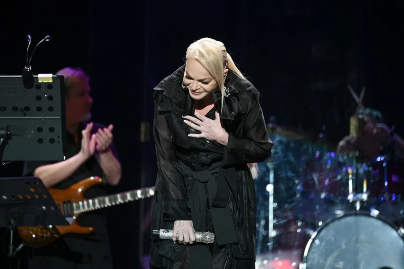 Мосгорсуд постановил выселить Ларису Долину из квартиры в Хамовниках_5321