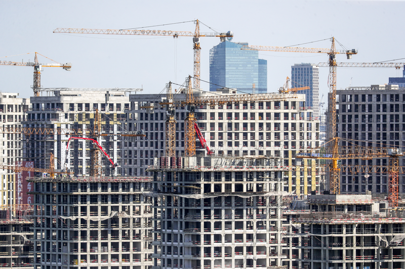 Кредитование строительных компаний в мае сократилось на 49,8%_3862